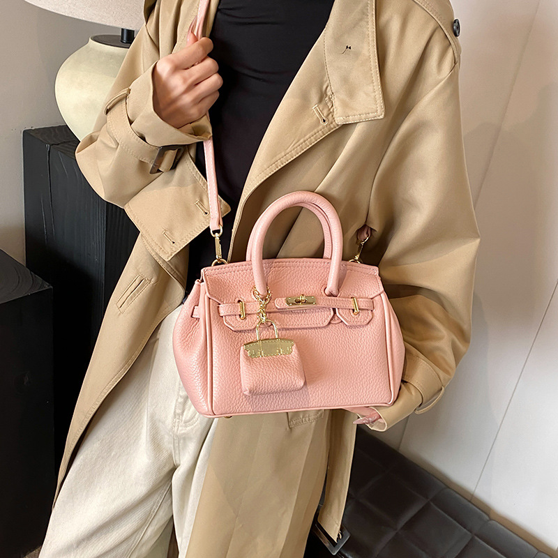 The 2025 new stylish Korean version, versatile and high-quality hand-held platinum bag, a sophisticated and stylish single-shoulder crossbody bag with a high-end touch Specification drawing