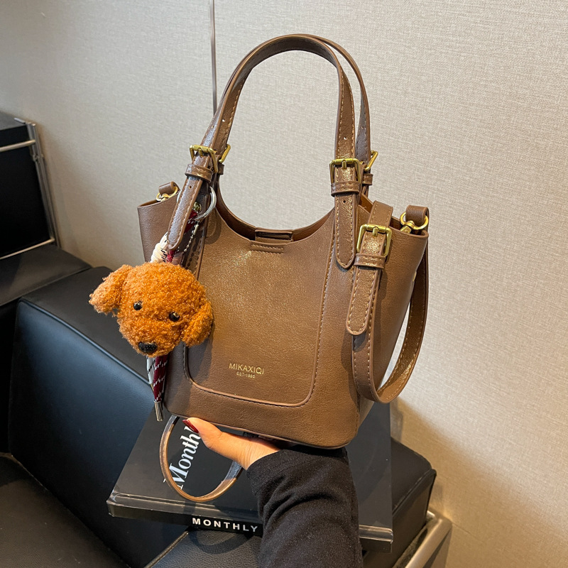 Fashionable crossbody bag for women, stylish single-shoulder bag, new 2024 trendy ins small bag, casual and elegant bucket bag details Picture