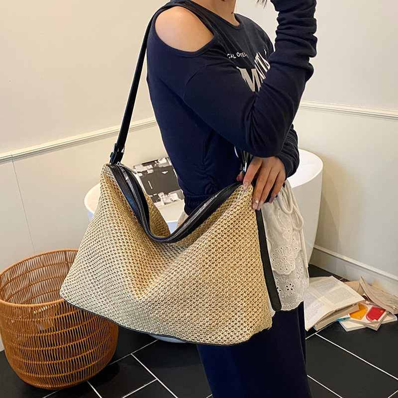 Hand-woven personalized underarm bag for women 2025 new style, fashionable and retro straw weaving, stylish, large-capacity single-shoulder crossbody bag details Picture