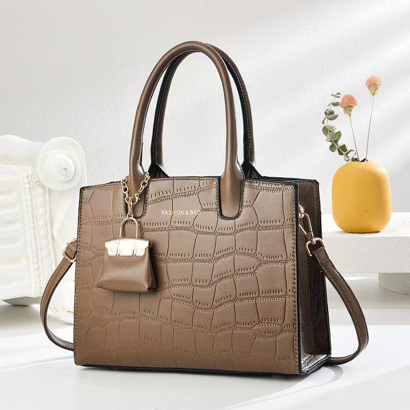 A simple and niche single-shoulder mother-and-child bag for women in 2025, featuring a high-quality crocodile pattern embossed large-capacity handbag for women Specification drawing