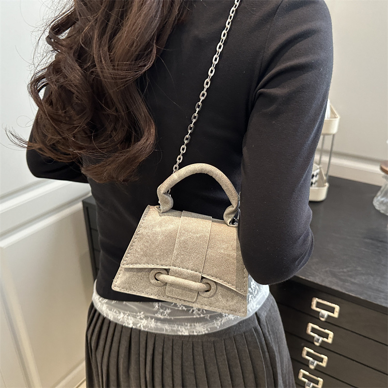 In 2025, come with a new summer fashion, simple and casual solid color, stylish and fashionable hand-held, crossbody and single-shoulder small square women's bag details Picture