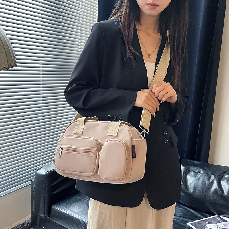 Boston Bag 2025 Summer New large-capacity women's bag, casual, fashionable and versatile pillow bag with a niche and simple design details Picture