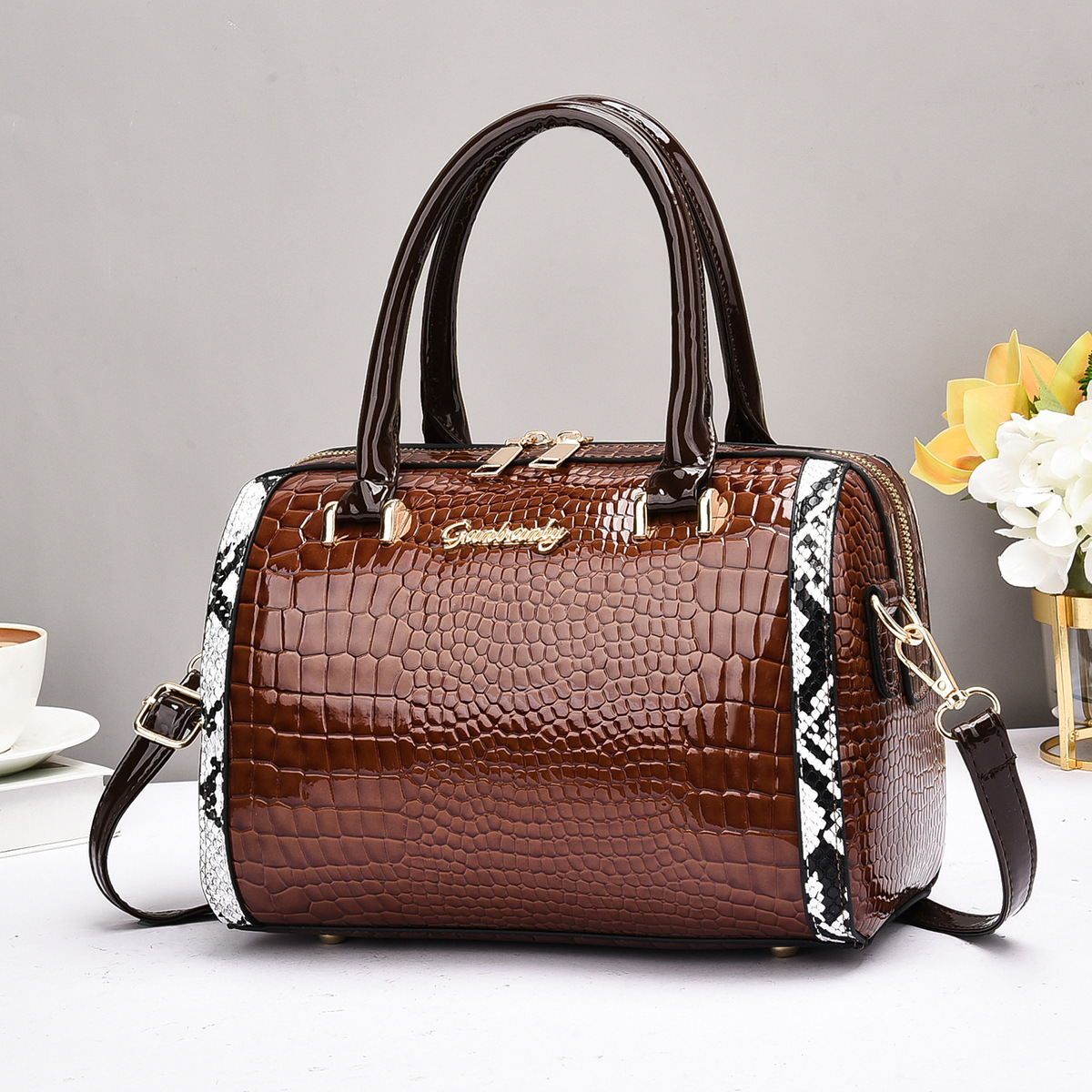 Cross-border trade Women's Bag 2025 Cross-border New crocodile pattern contrasting color women's bag, hand-held fashionable and casual single-shoulder crossbody bag Specification drawing