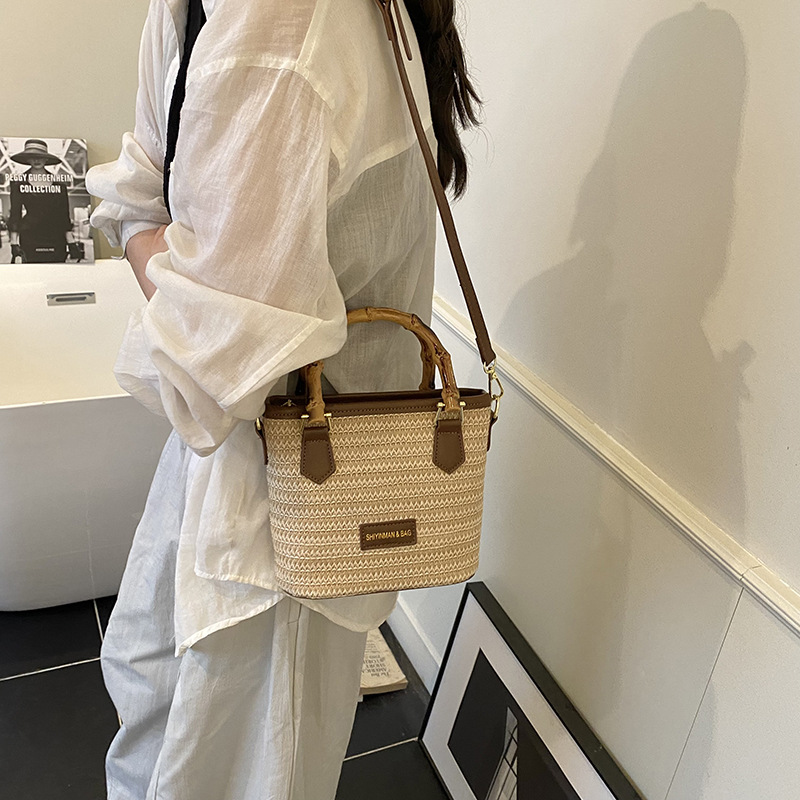 Seaside vacation beach bag, large-capacity bucket bag, women's 2025 summer new handbag, trendy single-shoulder bag, crossbody bag details Picture