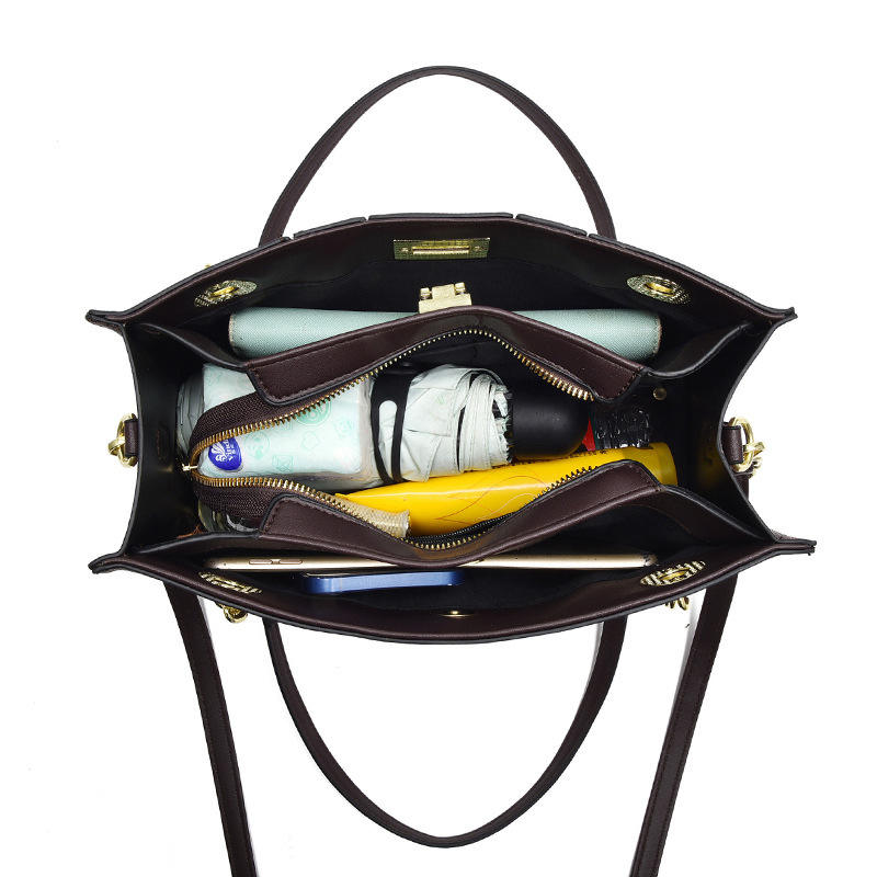 Chain underarm bag 2024, various middle-aged women's bags, large capacity single-shoulder chain bag, color-block handbag, cross-border consignment Application Scenario
