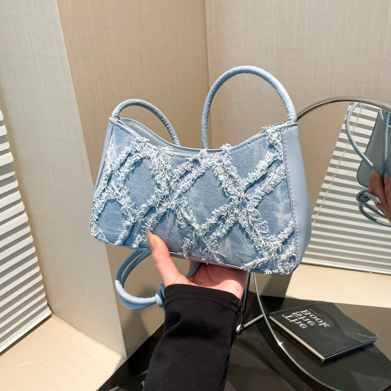 Large-capacity underarm bag for women, 2025 new style handbag, niche and stylish, diamond-patterned commuting single-shoulder crossbody bag, trendy full figure