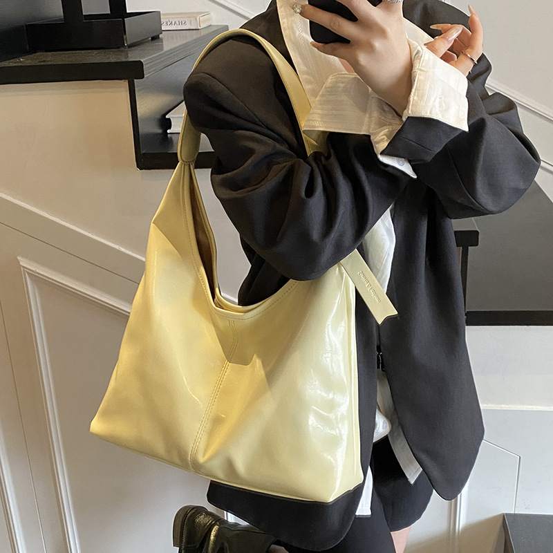 Cross-border retro soft leather large-capacity tote bag for women 2025 new style casual and simple commuting single-shoulder underarm bucket bag full figure