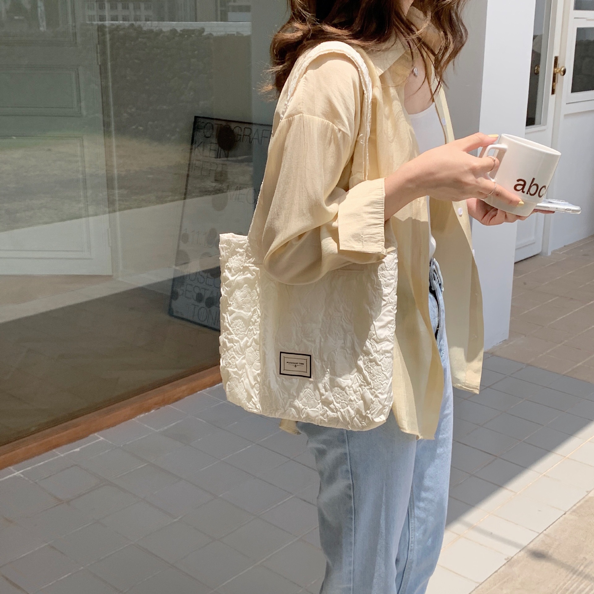 17194 Korean-style gentle embossed dark-patterned hand-held crossbody single-shoulder bag, French fairy commuter student schoolbag details Picture