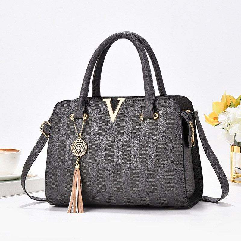 Ladies' bags 2025 Summer new style handbags, crossbody bags, birthday gifts for mom, elegant middle-aged women's bags Application Scenario