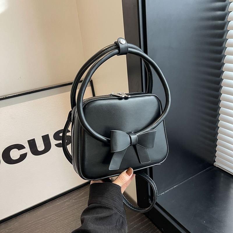 This is a new 2024 trendy, sweet and fashionable handbag with a bow and a small square. It is a versatile solid color single-shoulder crossbody bag Specification drawing