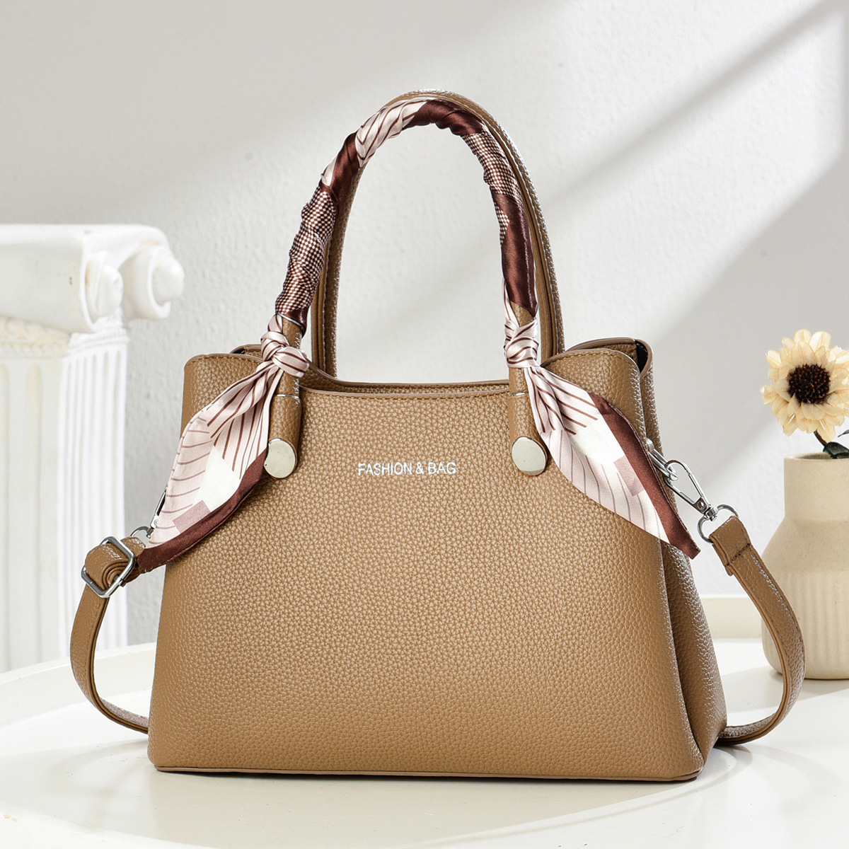 Elegant middle-aged ladies' handbags, high-end women's bags, light luxury brand silk scarves, mother's bags, Mother's Day gifts Specification drawing