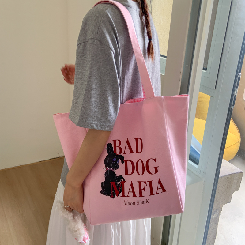 Fashionable printed canvas bag 2025 new large-capacity tote bag, trendy single-shoulder underarm bag, student commuter women's bag Application Scenario