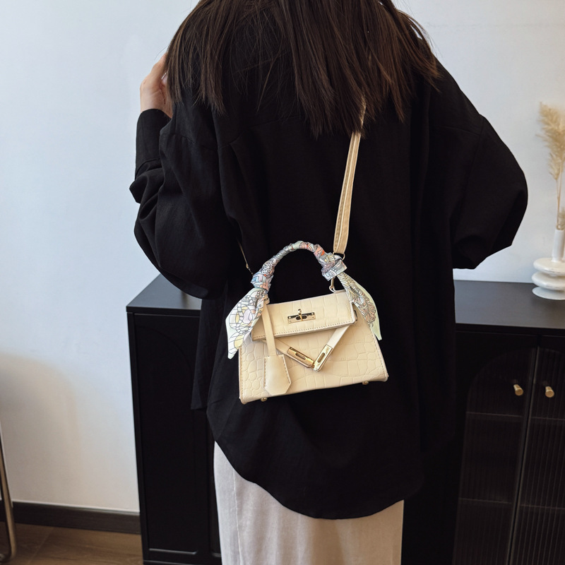 Cross-border trendy Kelly handbag for women 2025 summer new style silk scarf small square bag, fashionable and versatile crossbody bag for women Specification drawing