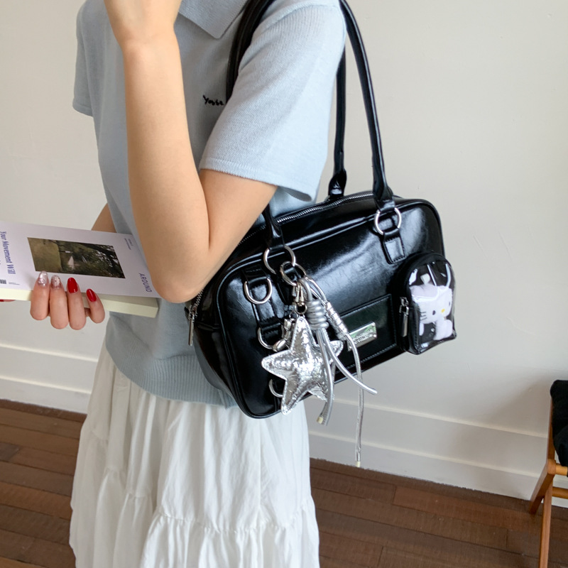 A niche Japanese pain bag with a large capacity underarm bag for women in 2025, a new Korean-style fashionable Boston bag for commuting, and a single-shoulder bag Specification drawing