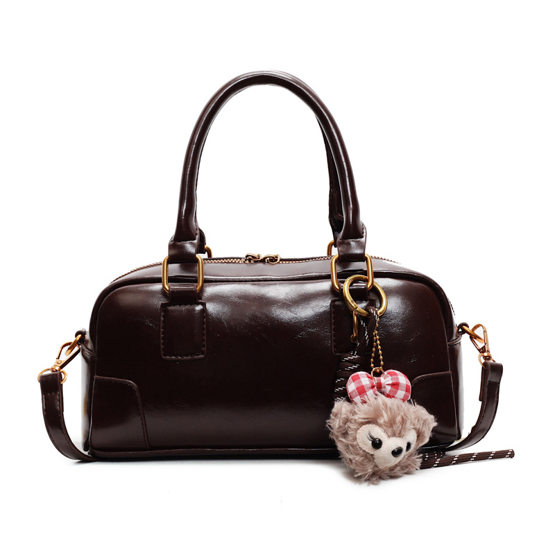 The new 2024 women's underarm bag is a trendy and versatile single-shoulder bag with a high-end feel. It's a Maillard casual commuting handbag Item Picture