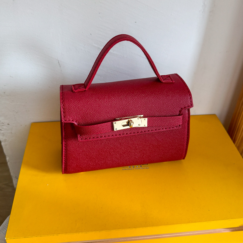 New small bag women's bag for Spring/Summer 2025: Trendy, versatile, shoulder bag, fashionable crossbody bag full figure
