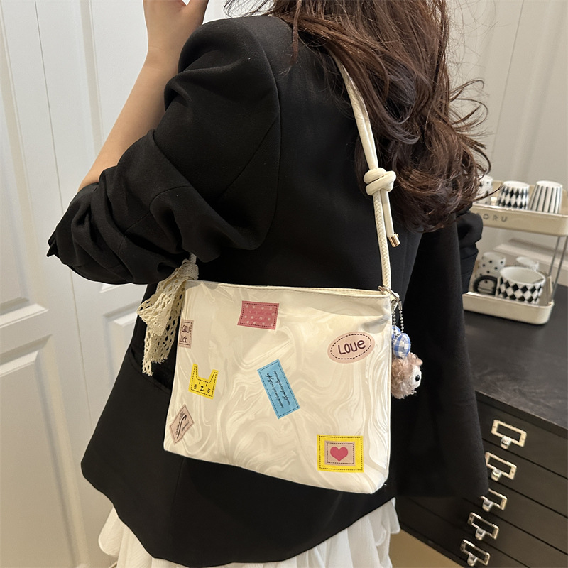Casual and stylish bucket bag 2025 Spring New Style, trendy and niche design, ladies' stylish single-shoulder crossbody bag details Picture