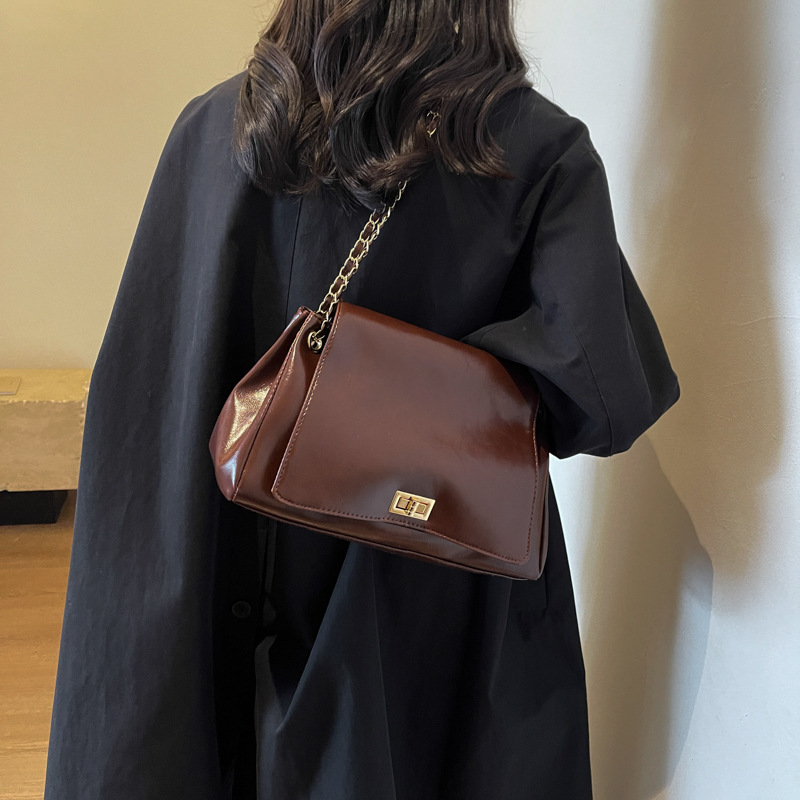 Retro soft pu large-capacity underarm tote bag for women 2023 autumn/winter, versatile and simple chain single-shoulder crossbody bag details Picture