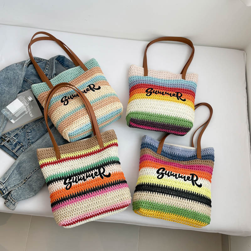Niche and simple design striped bucket bag 2025, a fresh and elegant women's bag, casual, fashionable and versatile, single-shoulder crossbody bag Application Scenario