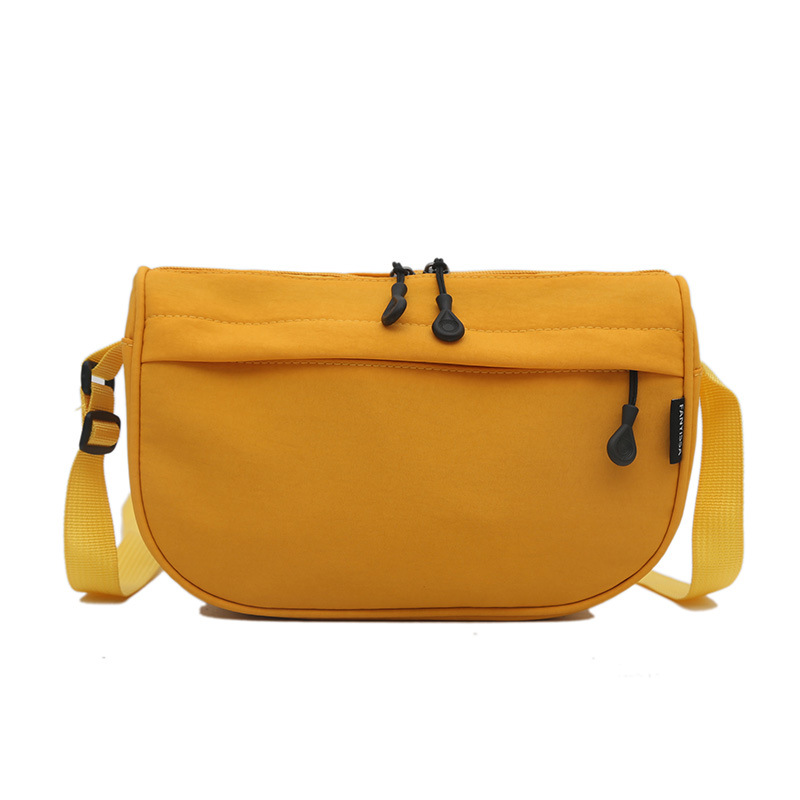 2025 New lightweight crossbody bag, women's single-shoulder bag, casual commuting, student class crossbody bag, nylon underarm bag Item Picture
