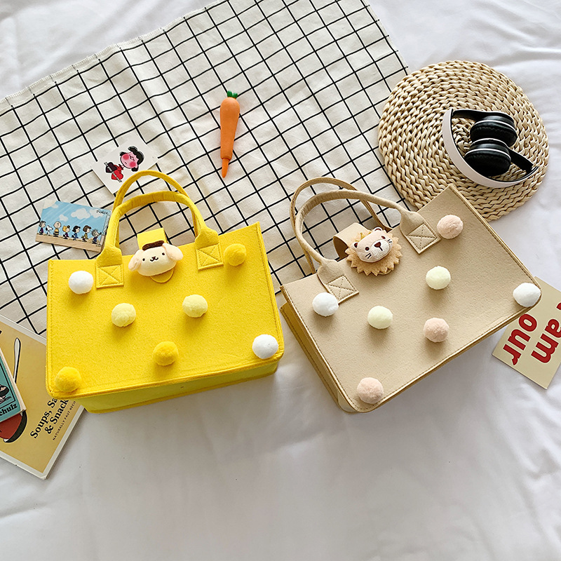 Fashionable new 2022 women's handbag, gift bag, tote bag, cartoon handbag, single-shoulder crossbody small bag, personalized style full figure