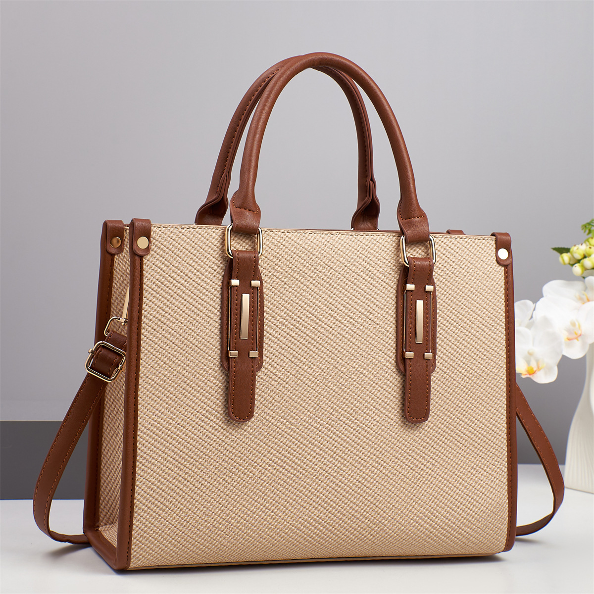 2025 Large-capacity tote bag, a high-end commuter handbag for women, a new business versatile color-blocking bag for women Specification drawing