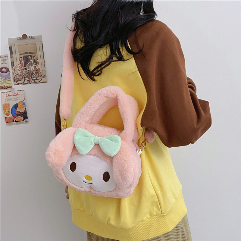 Sanrio's new plush bag, cartoon osmanthus dog plush toy bag, hand-held bag, shoulder crossbody bag, factory direct sales Application Scenario