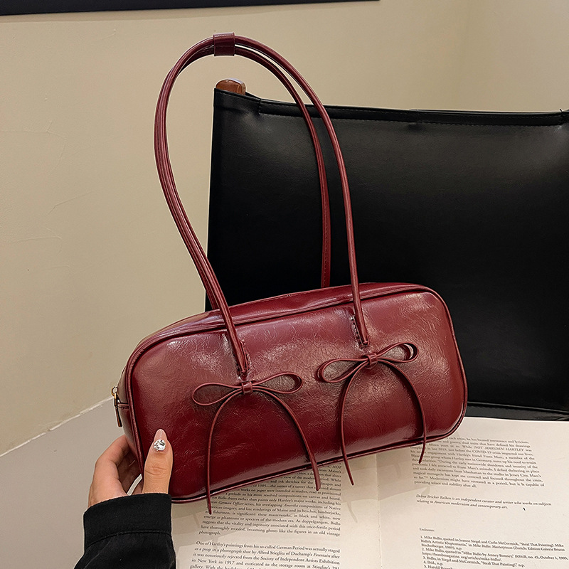 Urban simple and elegant underarm bag for women 2024 new style fashionable commuter bag, solid color design, single-shoulder underarm bag, trendy details Picture