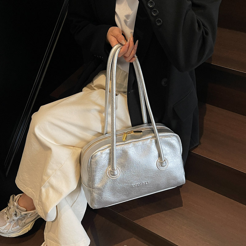 2025 New high-end, stylish, versatile single-shoulder, underarm bag for women, Korean style, fashionable, large-capacity hand-held baguette bag Specification drawing