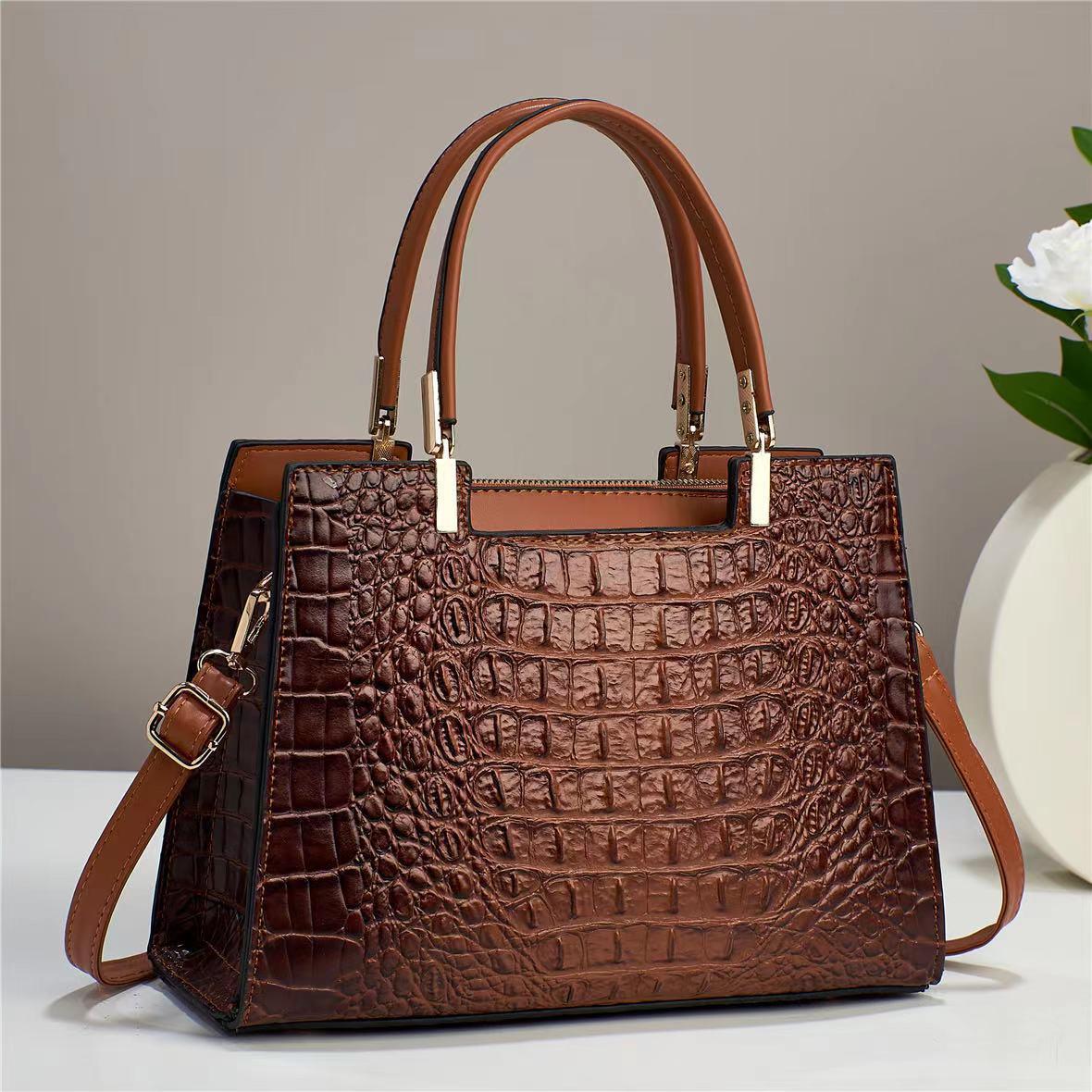 Fashionable crocodile-patterned women's and mom's bag, high-end, elegant and versatile single-shoulder crossbody bag 2023, large capacity handbag details Picture