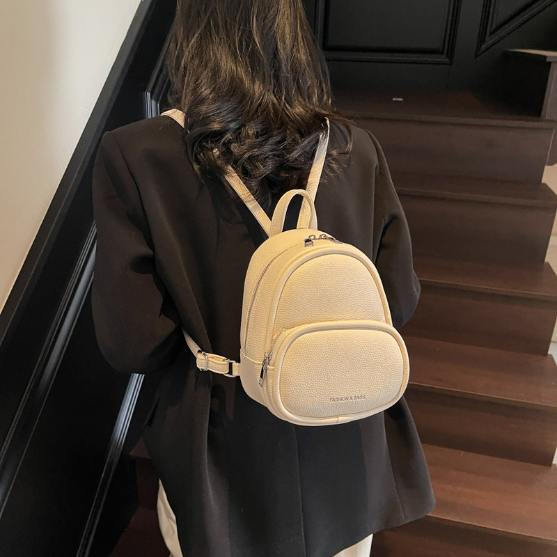 A fashionable solid-color, stylish small backpack for women 2025, a new summer trend, simple and high-end quality travel backpack Application Scenario
