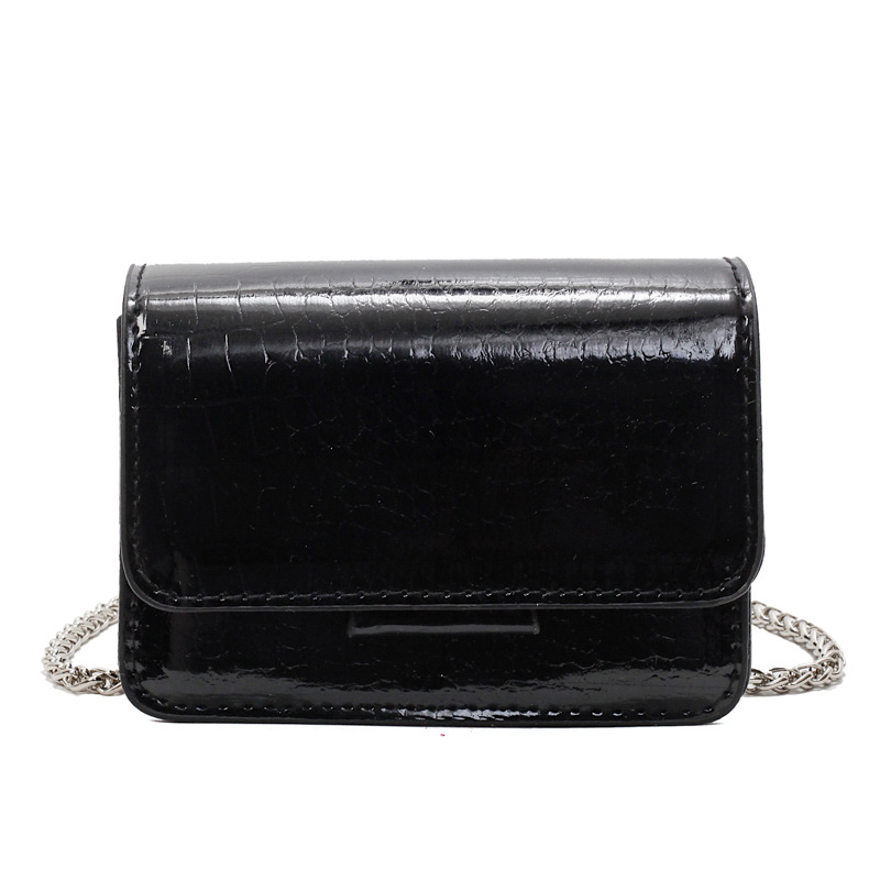 Fashionable and simple women's chain trendy small square bag 2025 summer casual crossbody bag New stylish single-shoulder bag Item Picture