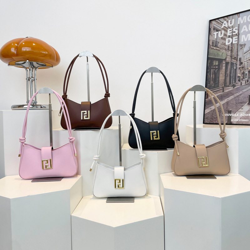 French niche and simple baguette underarm bag for women's cross-border new fashionable and versatile handbag, elegant single-shoulder crossbody bag Application Scenario