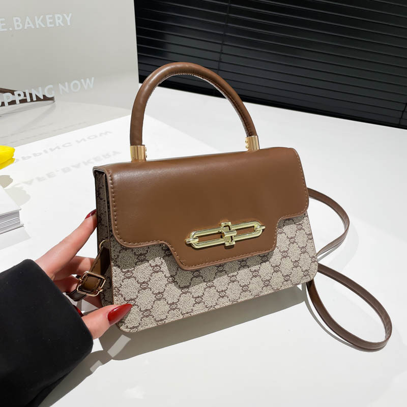 High-end women's 2025 Spring/Summer new fashionable single-shoulder crossbody color-blocking small square bag, popular women's bag in 2025
