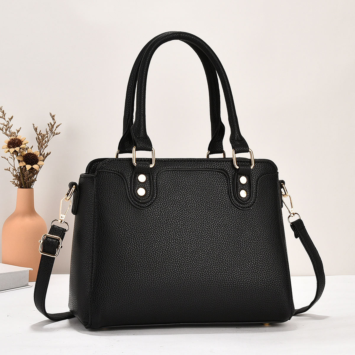 Solid color crossbody bag for women, fashionable hand-held foreign trade bag, women's handbag, Korean-style texture manufacturer, 2024 new model, single shoulder details Picture