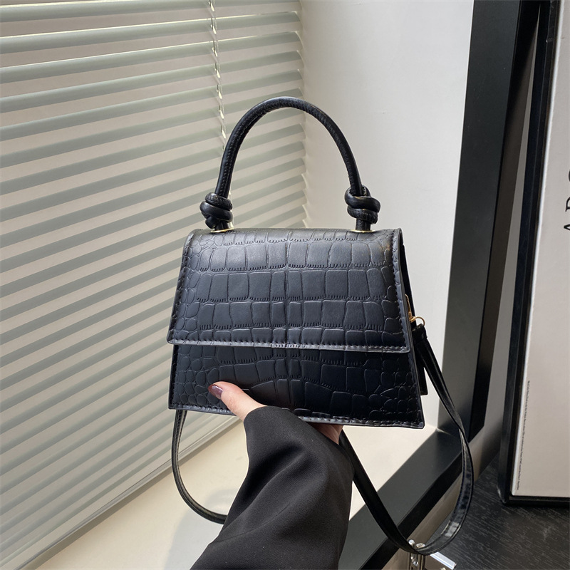 New fashionable solid color simple and versatile commuter women's bag 2025 summer trendy and stylish hand-held shoulder crossbody bag for women full figure