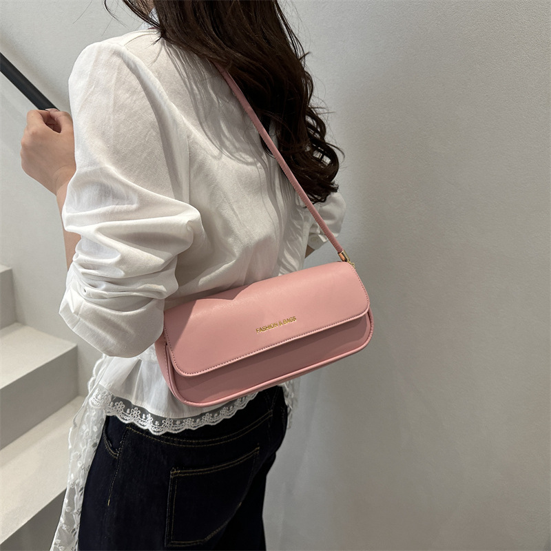 A high-end retro small square bag for women 2025, a trendy and niche hand-held shoulder and underarm bag for commuting Specification drawing