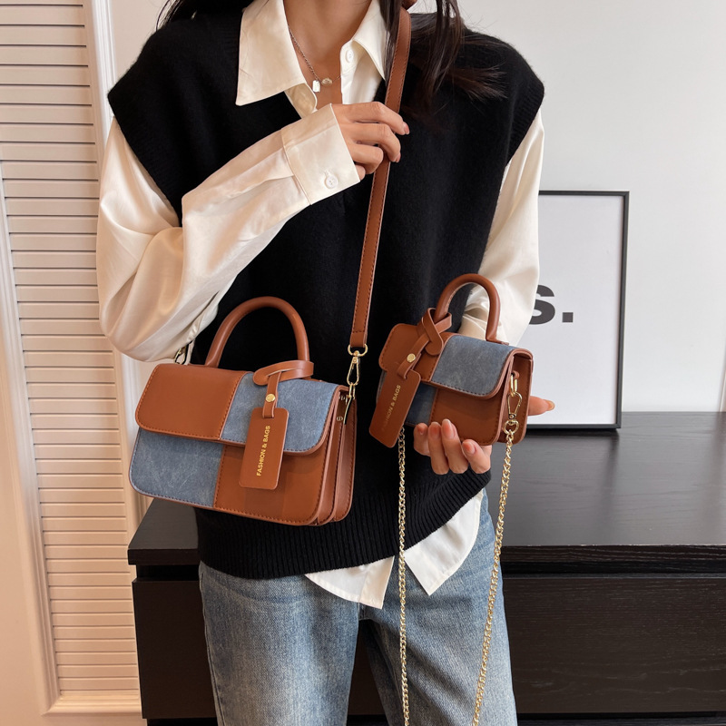Wholesale of the 2023 Autumn and winter new matte patchwork mini hand-held parent-child style crossbody accessory small crossbody bag Specification drawing