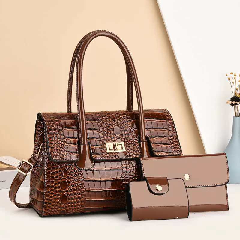 A new, fashionable, cross-border, trendy and versatile crossbody bag with crocodile pattern, a large capacity single-shoulder bag for women Application Scenario