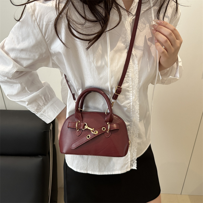 Cross-border high-end niche bag, women's spring retro 2025 new casual single-shoulder crossbody bag, hand-held shell bag Specification drawing