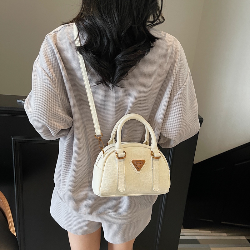 Fashionable and trendy hand-held shell bag for women, 2025 new high-end commuter shoulder bag, lychee pattern versatile crossbody bag Specification drawing