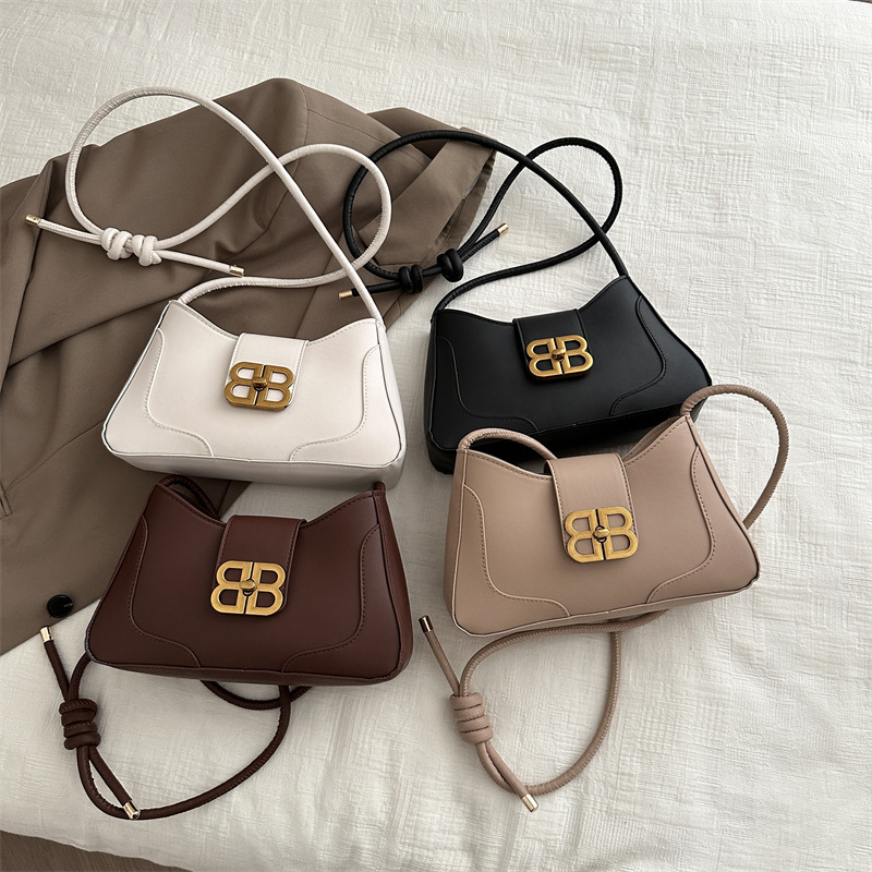 Underarm bag for women, 2024 new style European and American fashion quality crossbody bag, simple lock buckle soft leather French baguette bag Application Scenario