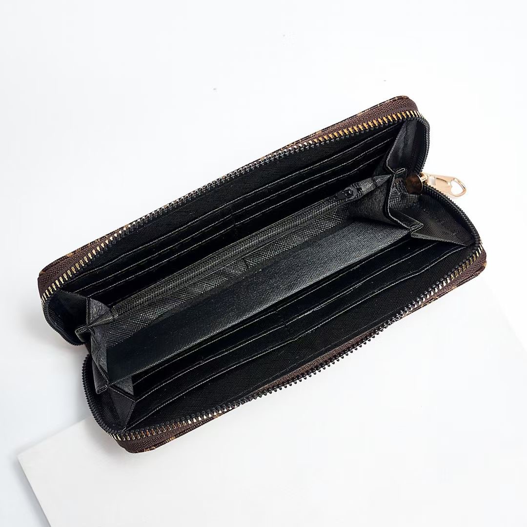 2022 New style printed color-blocking large-capacity mother-and-child bags for cross-border trade, single-shoulder crossbody, stylish and high-quality women's bag consignment Application Scenario