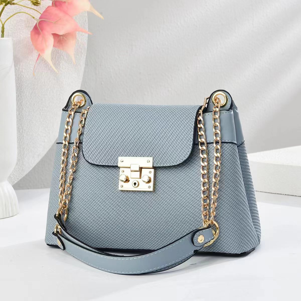 Taizhou women's bags: Versatile crossbody bags, single-shoulder bags, popular large-capacity chain bags, small bags, women's bags Specification drawing
