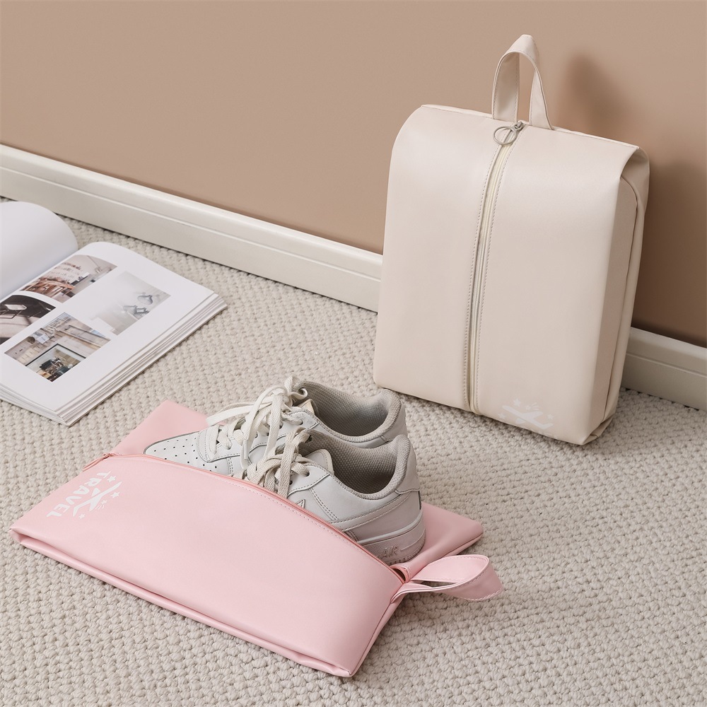 Travel multi-functional shoes and bags PU hand-held storage bag, large-capacity dry-wet separation storage bag, portable dust-proof shoes and bags Application Scenario