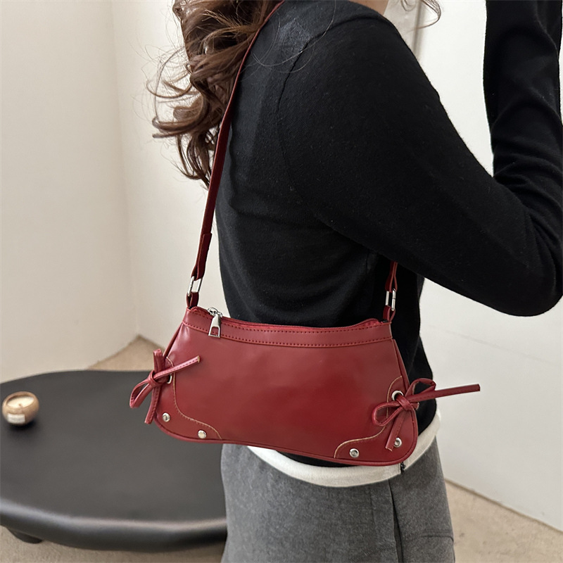 2025 New style women's bags: Unique crescent moon bag, underarm single-shoulder bag, fashionable, elegant and stylish crossbody bag, hand-held small bag details Picture