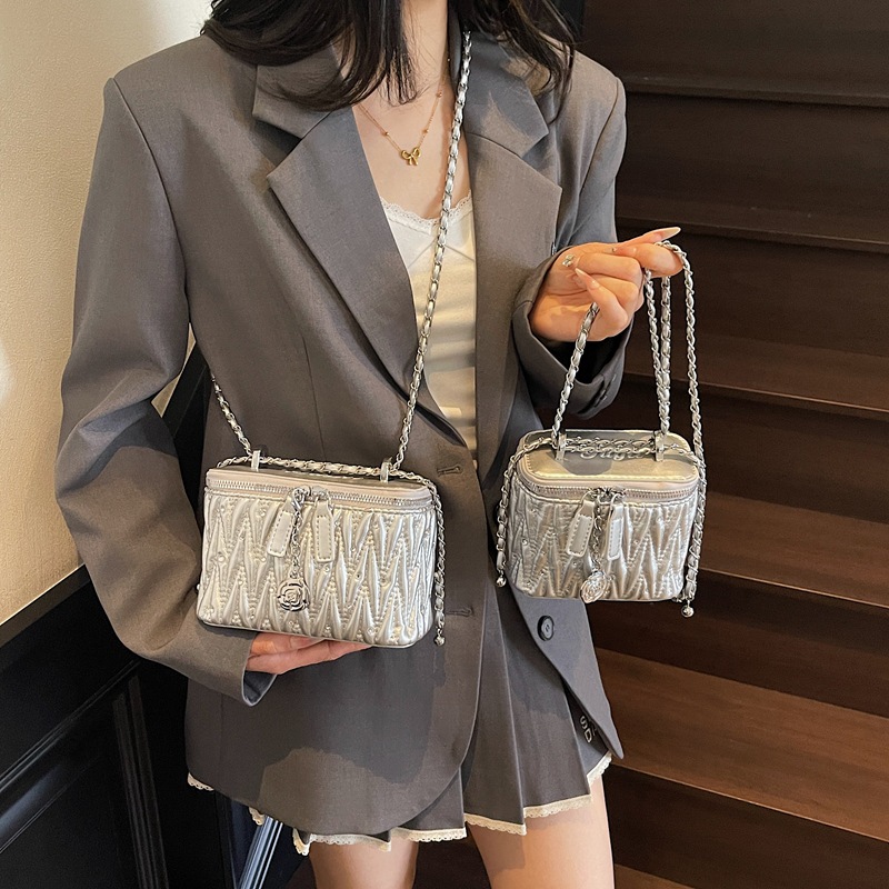 Summer 2025 Chanel-style diamond-shaped chain bag, women's shiny diamond simple box bag, versatile crossbody bag, single-shoulder small bag Specification drawing