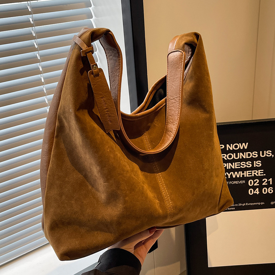 Fashionable and versatile, large-capacity underarm bag for women 2025, new retro casual tote bag, commuter casual single-shoulder bag full figure
