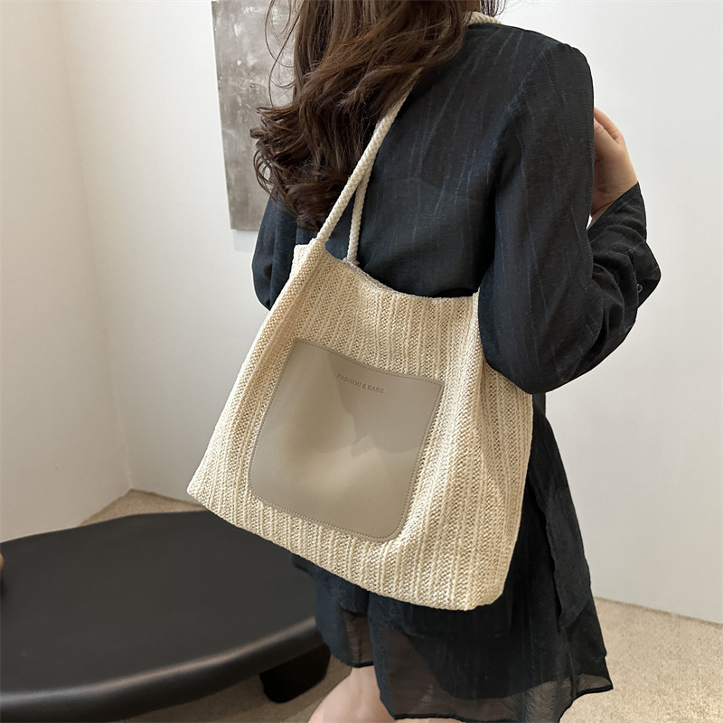 Summer spliced large-capacity woven straw bag, new women's texture, relaxed single-shoulder beach vacation bag details Picture