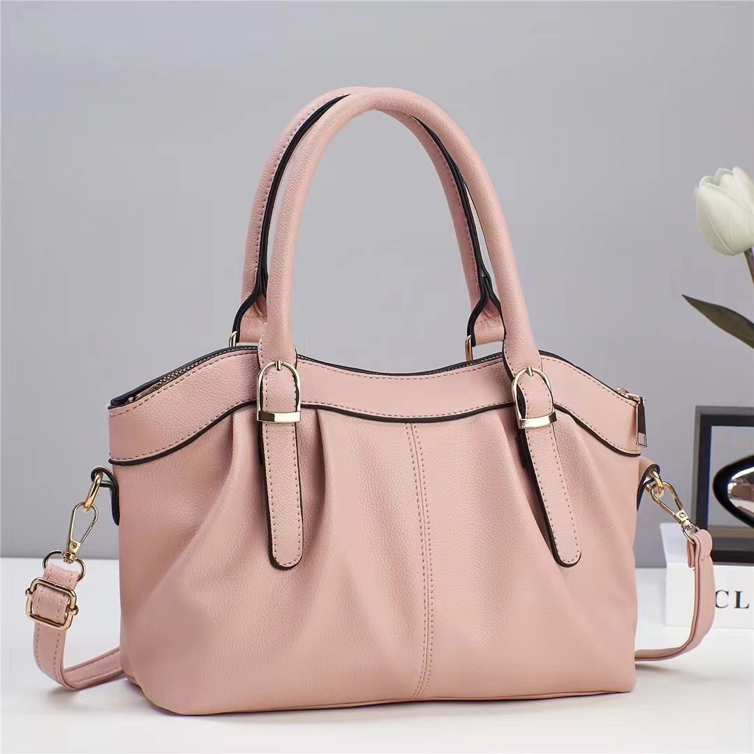 This is a new soft leather European and American fashion handbag, a simple crossbody bag, and a large-capacity single-shoulder bag for women in spring 2024 Application Scenario